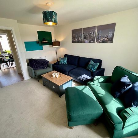 3-Bedroom Luxury Stay With Free Parking Маркет-Харборо Экстерьер фото