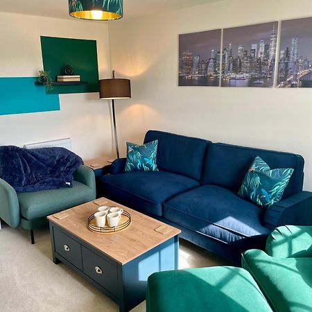 3-Bedroom Luxury Stay With Free Parking Маркет-Харборо Экстерьер фото