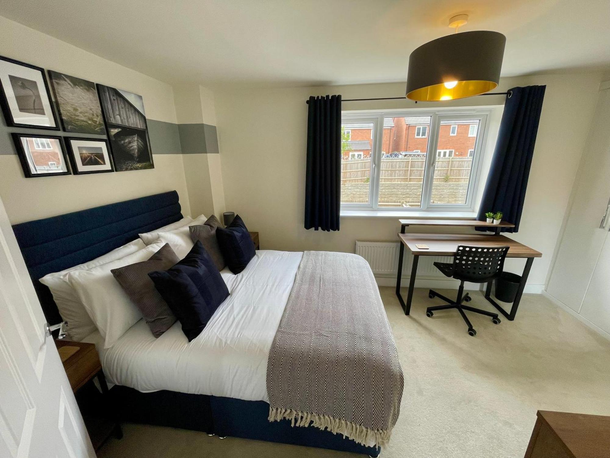 3-Bedroom Luxury Stay With Free Parking Маркет-Харборо Экстерьер фото