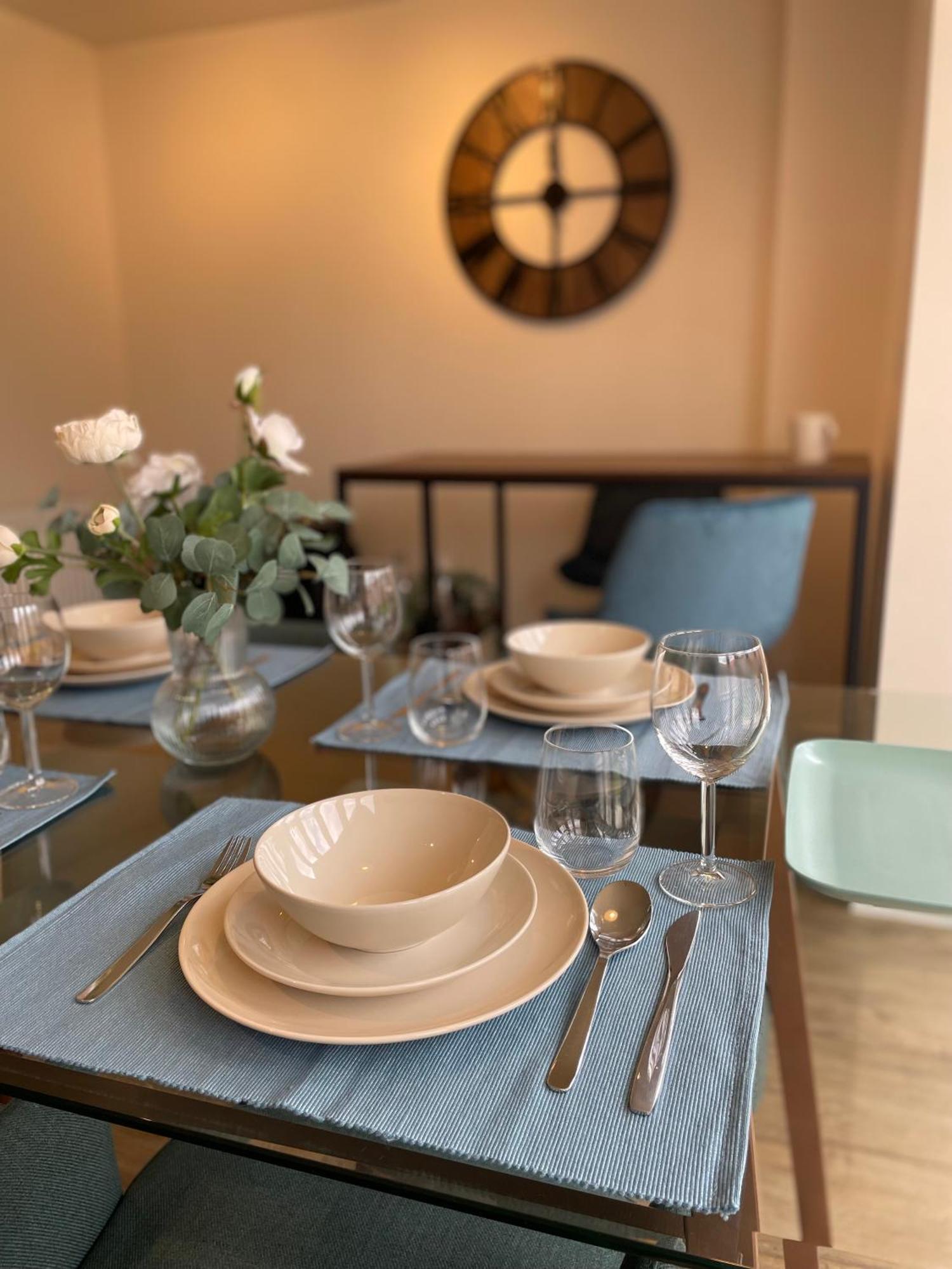 3-Bedroom Luxury Stay With Free Parking Маркет-Харборо Экстерьер фото