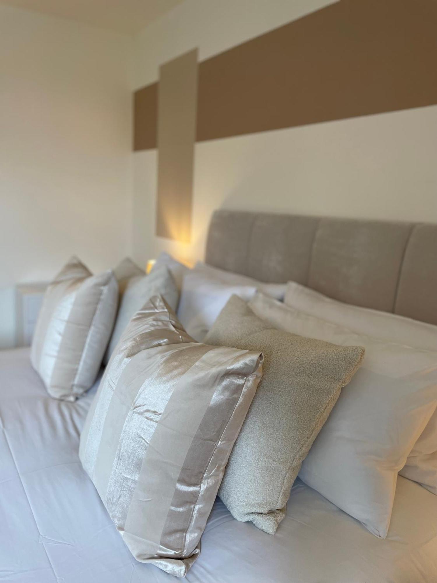 3-Bedroom Luxury Stay With Free Parking Маркет-Харборо Экстерьер фото